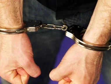 Χανιά: Πυροβόλησε τον συγχωριανό του έξω από καφενείο